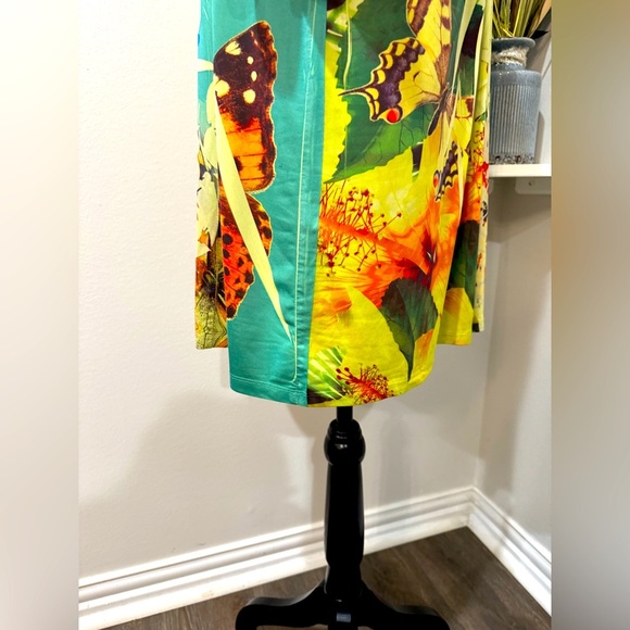 Energie Vibrant Floral & Butterflies Floral Tunic with Beaded Detail Size 2X - Picture 4 of 10
